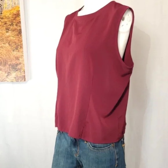 3/$25 Back Button Closure Lightweight Top - Picture 2 of 9